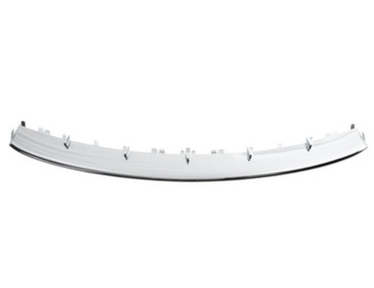 Moulure chromée du spoiler arrière